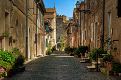 Via di Mezzo